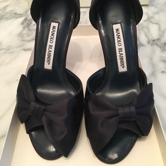 Manolo Blahnik D’orsay Navy Satin w bow sz34.5 new - Picture 1 of 4